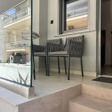 Allure Apartment *